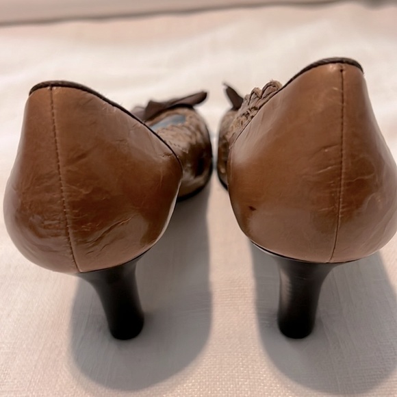 Kensie brown two tone heels - Picture 5 of 5